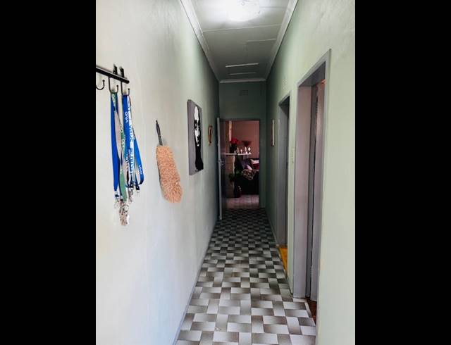 2 BEDROOM HOUSE FOR SALE IN KENILWORTH